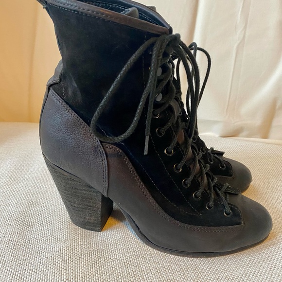 Beautiful Rag&Bone black leather/suede booties - Picture 2 of 4